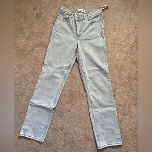 NWT Abercrombie High Rise 28 Jeans